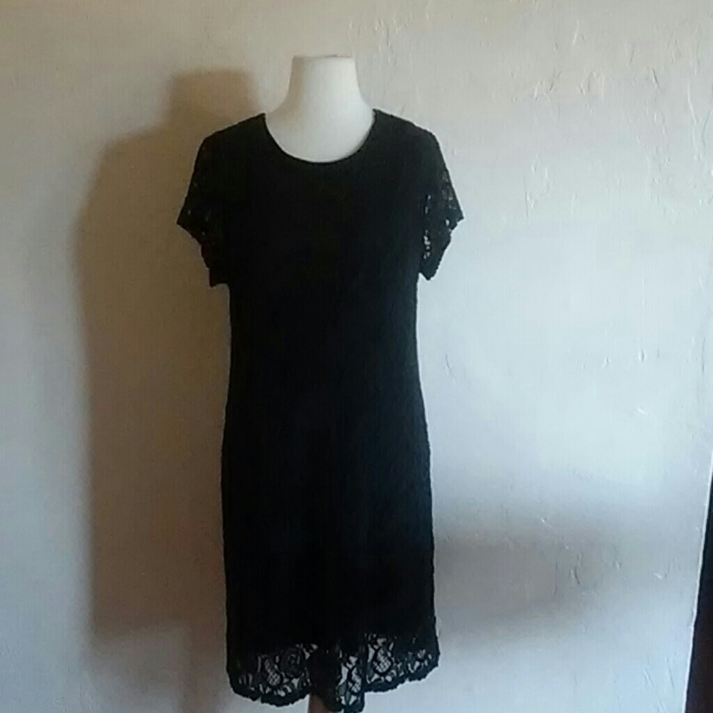 Forever 21 black lace shift dress